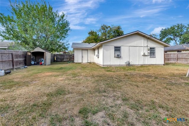3401 Woodlawn Street, Victoria, TX 77901