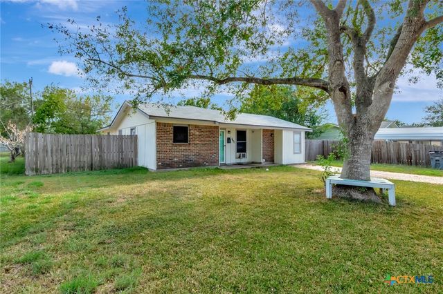 3401 Woodlawn Street, Victoria, TX 77901