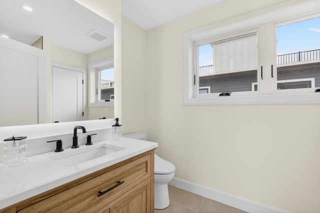 16 Northend Blvd 2, Salisbury, MA 01952