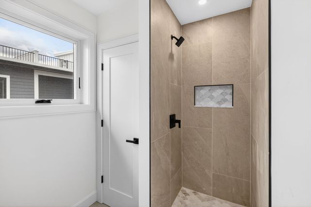 16 Northend Blvd 2, Salisbury, MA 01952