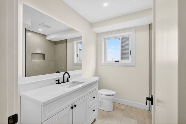 16 Northend Blvd 2, Salisbury, MA 01952