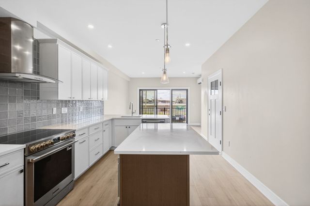 16 Northend Blvd 2, Salisbury, MA 01952