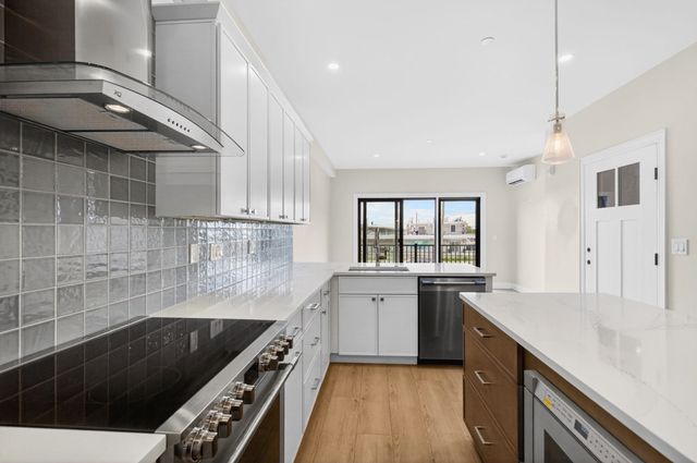16 Northend Blvd 2, Salisbury, MA 01952