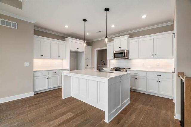 8213 Aurora Street, Lenexa, KS 66220