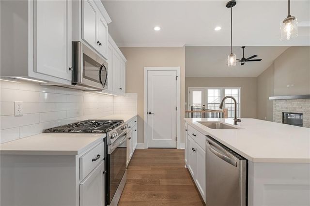 8213 Aurora Street, Lenexa, KS 66220