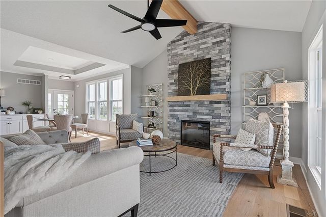 8213 Aurora Street, Lenexa, KS 66220