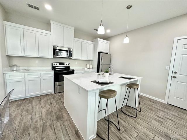 7710 N 58th Lane, Mission, TX 78573