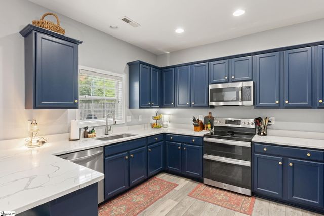 5 Hollander Drive, Taylors, SC 29687