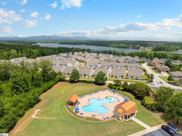 5 Hollander Drive, Taylors, SC 29687