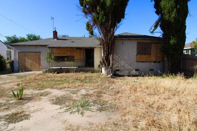2226 E Normal Avenue, Fresno, CA 93703