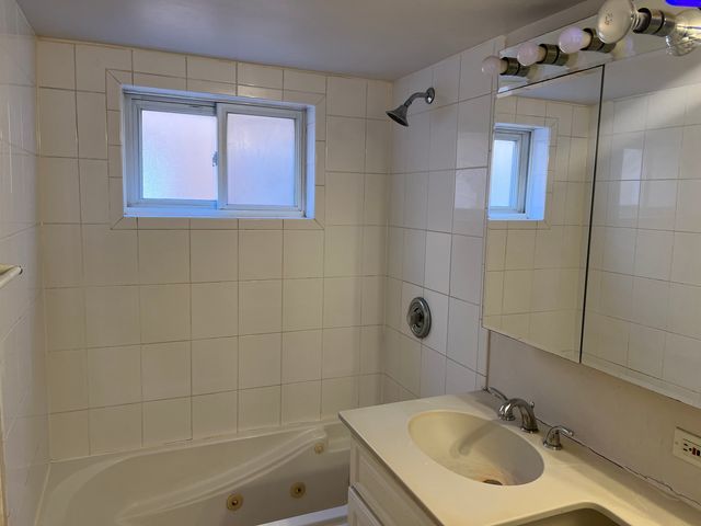 4602 RIVER Road B3, Schiller Park, IL 60176