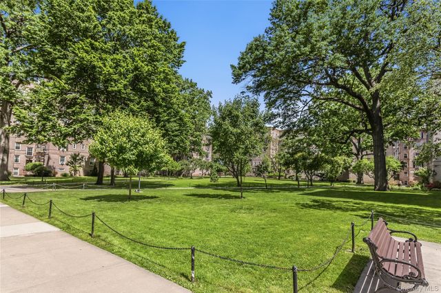 5140 30 Avenue 4, Woodside, NY 11377