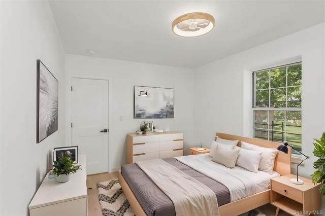 5140 30 Avenue 4, Woodside, NY 11377