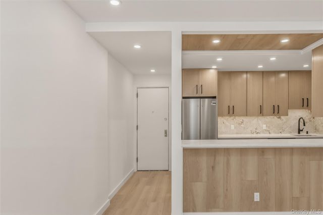 5140 30 Avenue 4, Woodside, NY 11377