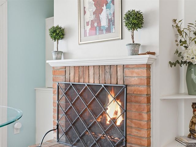 1063 Avon Circle E, Rochester Hills, MI 48309