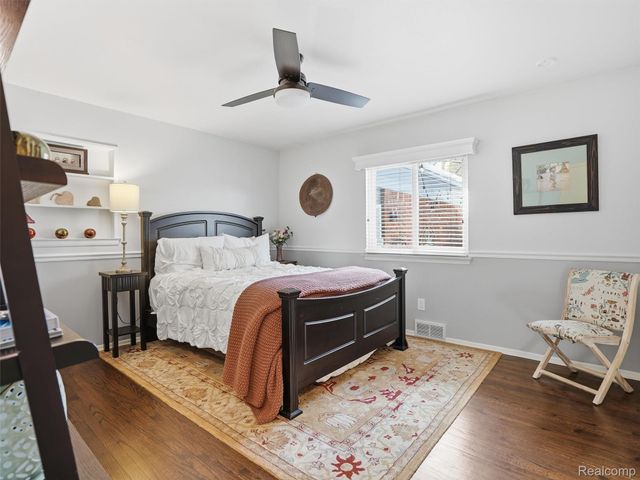 1063 Avon Circle E, Rochester Hills, MI 48309