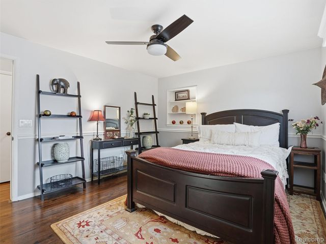 1063 Avon Circle E, Rochester Hills, MI 48309