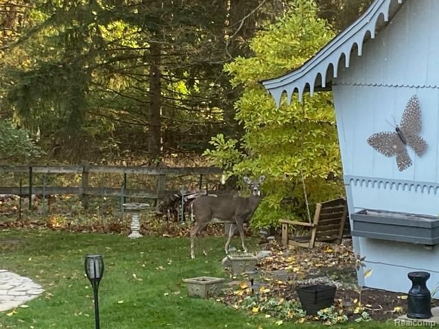 1063 Avon Circle E, Rochester Hills, MI 48309