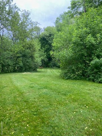 1063 Avon Circle E, Rochester Hills, MI 48309