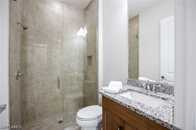 7018 Saona CT, Naples, FL 34113