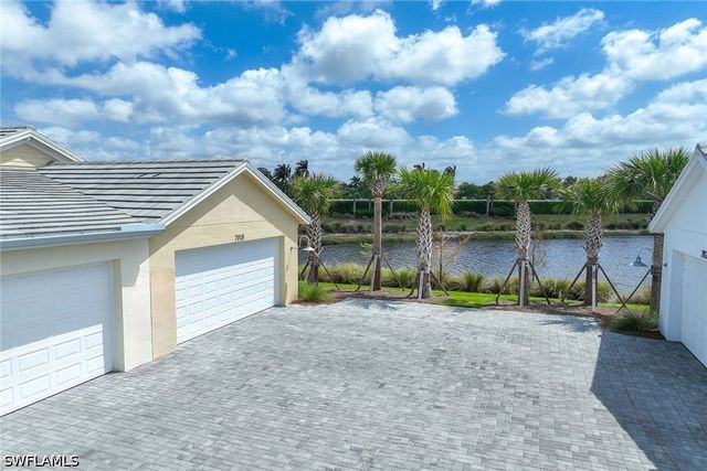 7018 Saona CT, Naples, FL 34113