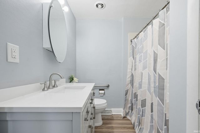 1905 N Riley Road, Muncie, IN 47304