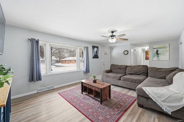 1905 N Riley Road, Muncie, IN 47304