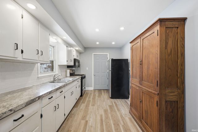 1905 N Riley Road, Muncie, IN 47304