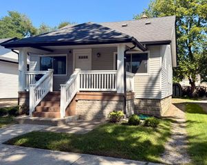 543 E Saratoga Street, Oakland Twp, MI 48220