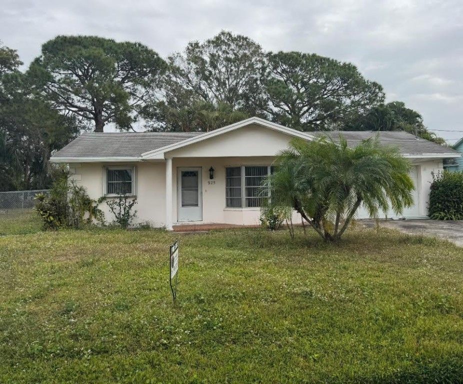 925 SW Curtis Street, Port St. Lucie, Port St Lucie, FL 34983