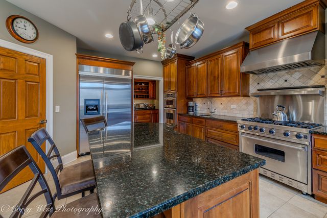 28W524 Wynn Avenue, West Chicago, IL 60185