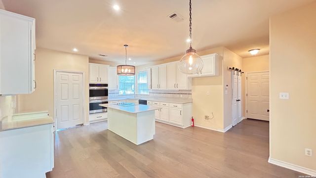 305 KENDALL PKWY, Boerne, TX 78015