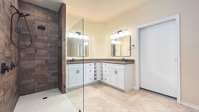 305 KENDALL PKWY, Boerne, TX 78015