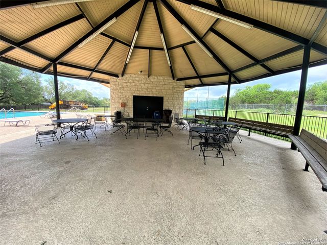 305 KENDALL PKWY, Boerne, TX 78015