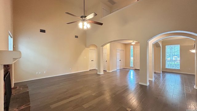 305 KENDALL PKWY, Boerne, TX 78015