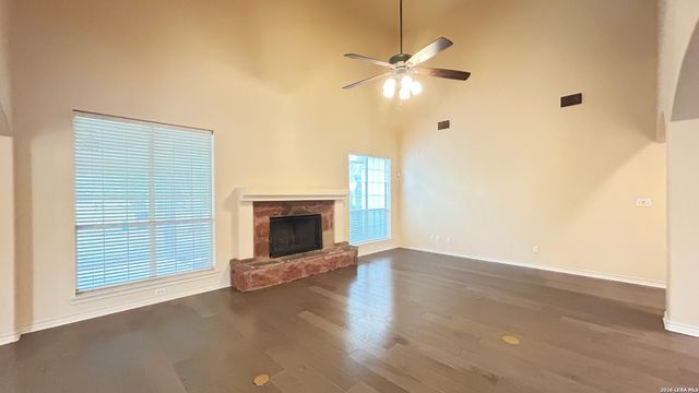 305 KENDALL PKWY, Boerne, TX 78015