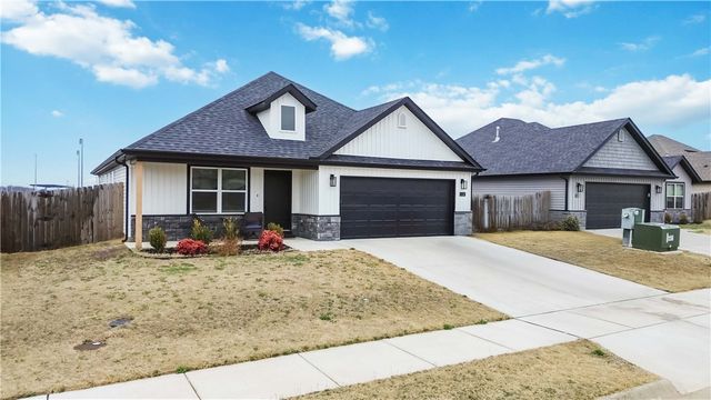 1110 Monarch Road, Centerton, AR 72719