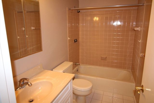 86 Baldwin 8, Lowell, MA 01851