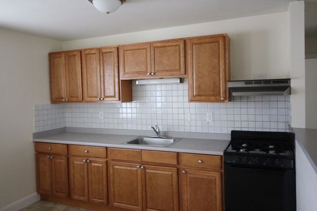 86 Baldwin 8, Lowell, MA 01851
