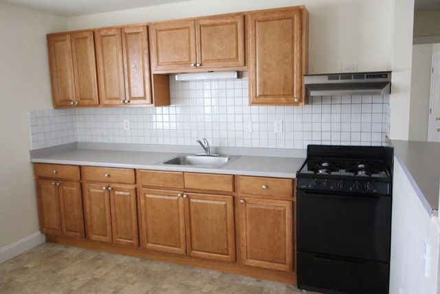 86 Baldwin 8, Lowell, MA 01851