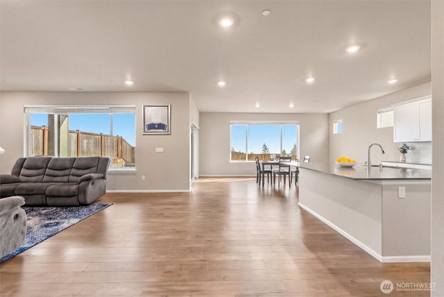 1323 Baker Heights Loop, Bremerton, WA 98312