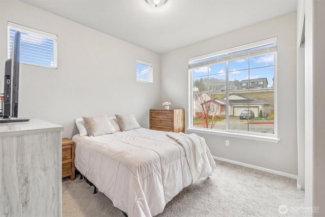 1323 Baker Heights Loop, Bremerton, WA 98312