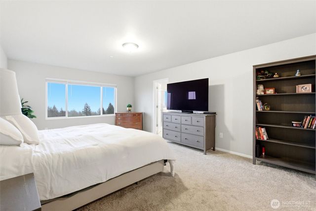 1323 Baker Heights Loop, Bremerton, WA 98312