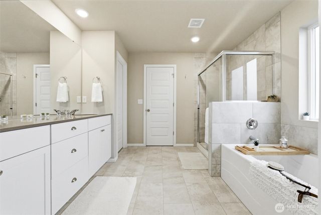 1323 Baker Heights Loop, Bremerton, WA 98312