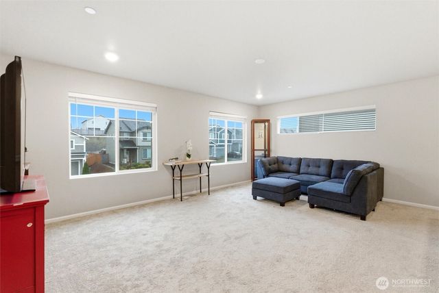 1323 Baker Heights Loop, Bremerton, WA 98312