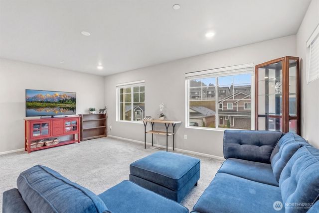 1323 Baker Heights Loop, Bremerton, WA 98312