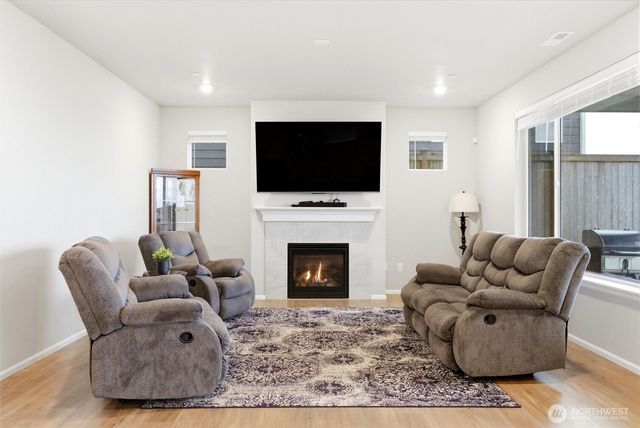 1323 Baker Heights Loop, Bremerton, WA 98312