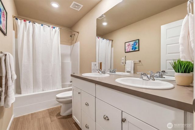 1323 Baker Heights Loop, Bremerton, WA 98312