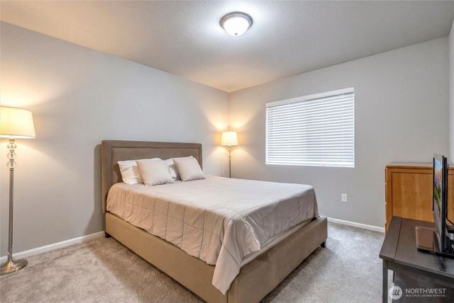 1323 Baker Heights Loop, Bremerton, WA 98312