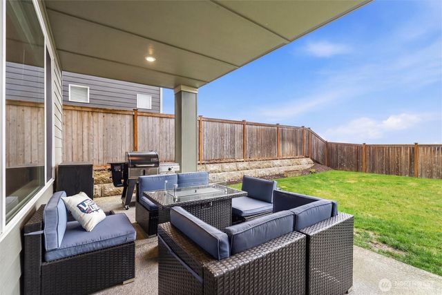 1323 Baker Heights Loop, Bremerton, WA 98312